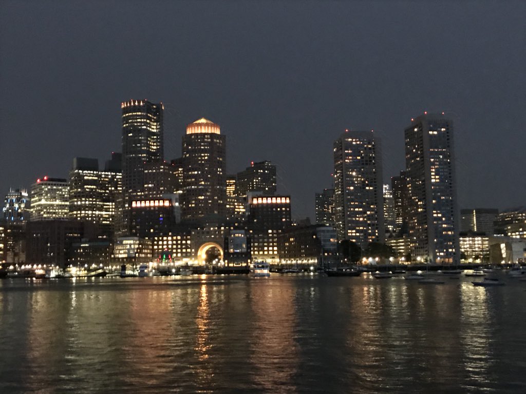 SiriouslySusan's tweet image. View of Boston from The Lexington!  Thanks, SwiftFest #SwiftFest  #Boston