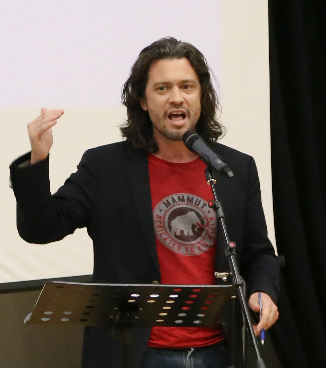 NigelNott's tweet image. Excellent speakers - passion and substance - @mikegalsworthy and Stuart Brown @TheMusicMan1955 plus @albawhitewolf at @BathforEurope event in B-o-A tonight.  Takeaway messages: importance of Community engagement, #RemainAndReform and get to the #PeoplesVoteMarch on Saturday!