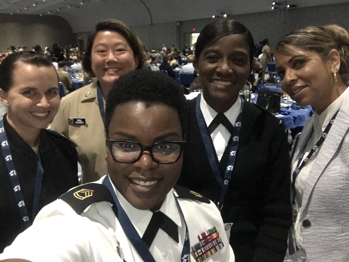 antrlwmn's tweet photo. Making Battle Buddies across the services! #jwls2018 #mypowerwithin https://t.co/3esEYLeAU2