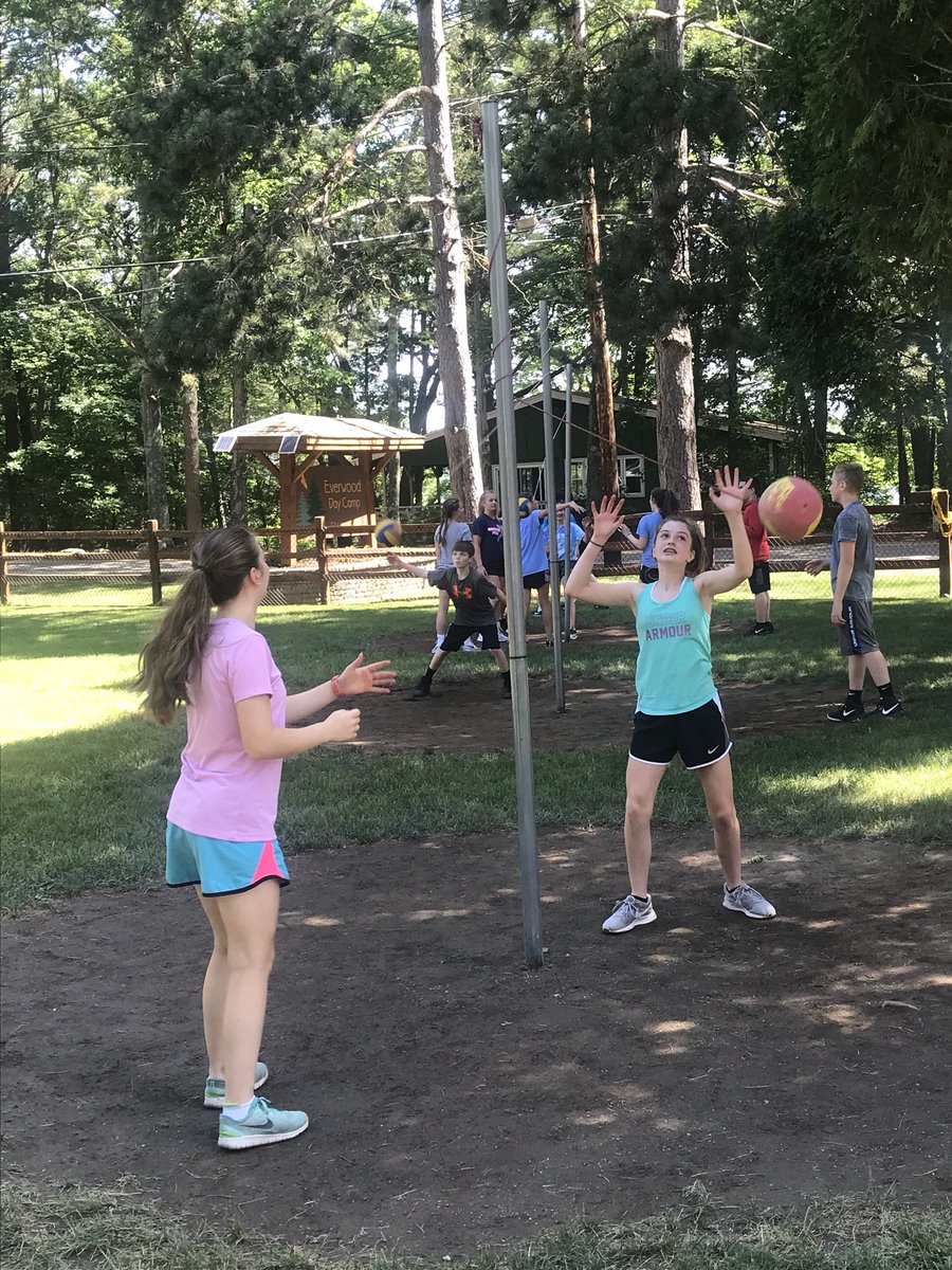 Karar_1215's tweet photo. 7th grade bonding and fun! Great time had by all! #makingmemories #campeverwood @AhernMiddle  @FoxboroughPS https://t.co/zYS5C29RWT