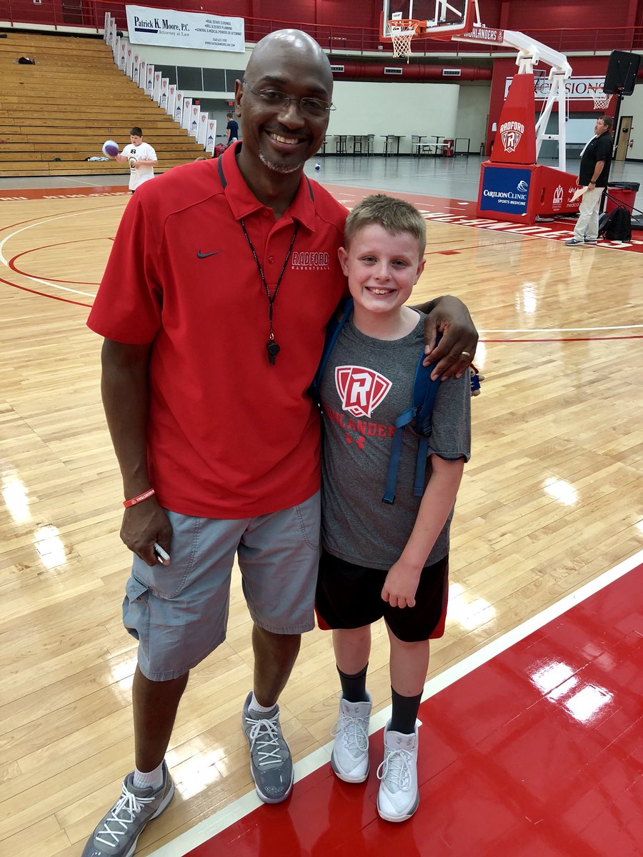 Thank you to @RUMikeJones and @RadfordMBB for a great week of basketball camp! #OwnYourColors #HighlanderPride #Radford