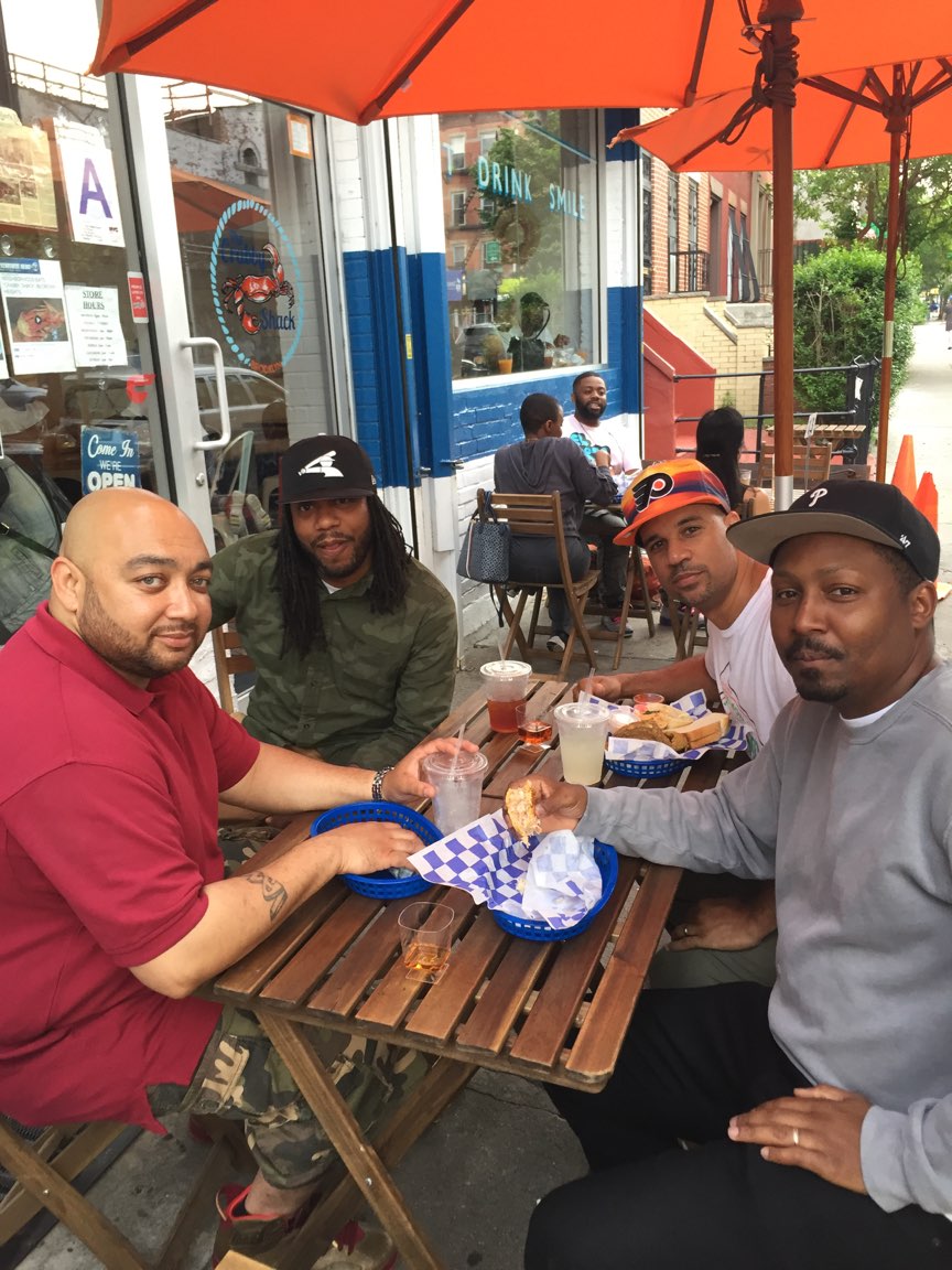 EPiddles's tweet image. Holding it dwn n NY