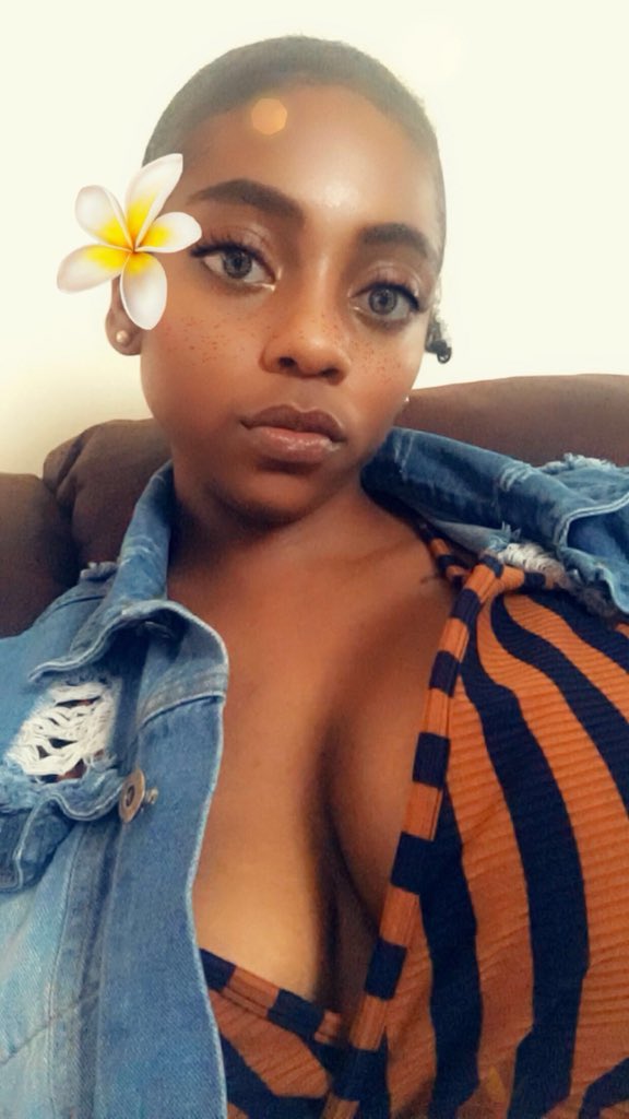 gorgeousdaidai's tweet photo. #NationalSelfieDay lol I should really start smiling 🤷🏾‍♀️😂 https://t.co/8k6TLBh4sD
