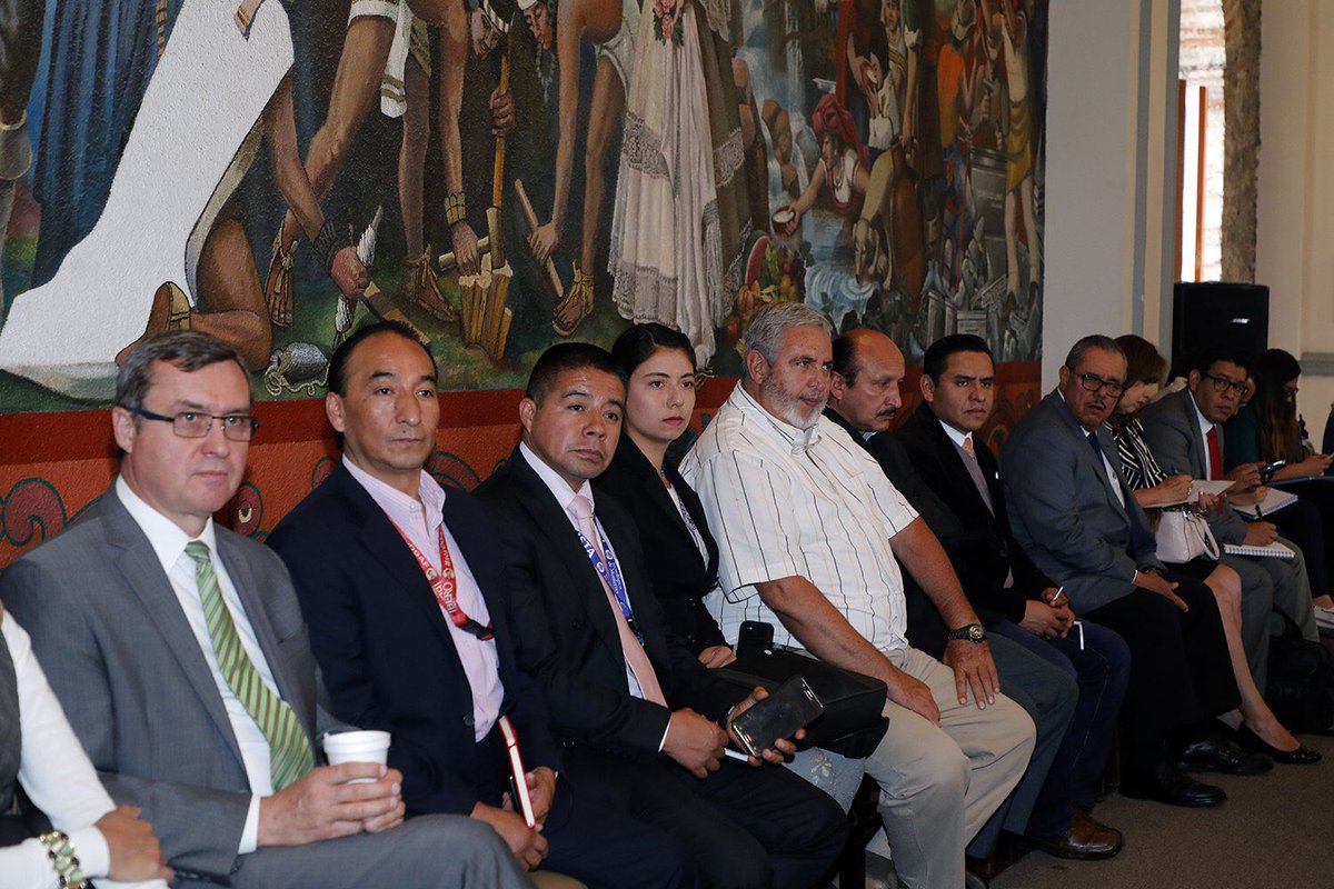 Luis Banck (@luisbanck) on Twitter photo Hoy participaron los directores de seguridad de @BUAPOficial, <a href="/IberoPuebla/">IBERO Puebla</a>, @TECenPUE, <a href="/UPAEP/">UPAEP</a>, <a href="/UPPueblaOficial/">Universidad Politécnica de Puebla</a> y del <a href="/ITP_TecPuebla/">ITPuebla</a>. Reconozco a las instituciones educativas por trabajar en equipo para reforzar la tranquilidad de los jóvenes en la ciudad. Hoy participaron los directores de seguridad de @BUAPOficial, <a href="/IberoPuebla/">IBERO Puebla</a>, @TECenPUE, <a href="/UPAEP/">UPAEP</a>, <a href="/UPPueblaOficial/">Universidad Politécnica de Puebla</a> y del <a href="/ITP_TecPuebla/">ITPuebla</a>. Reconozco a las instituciones educativas por trabajar en equipo para reforzar la tranquilidad de los jóvenes en la ciudad.