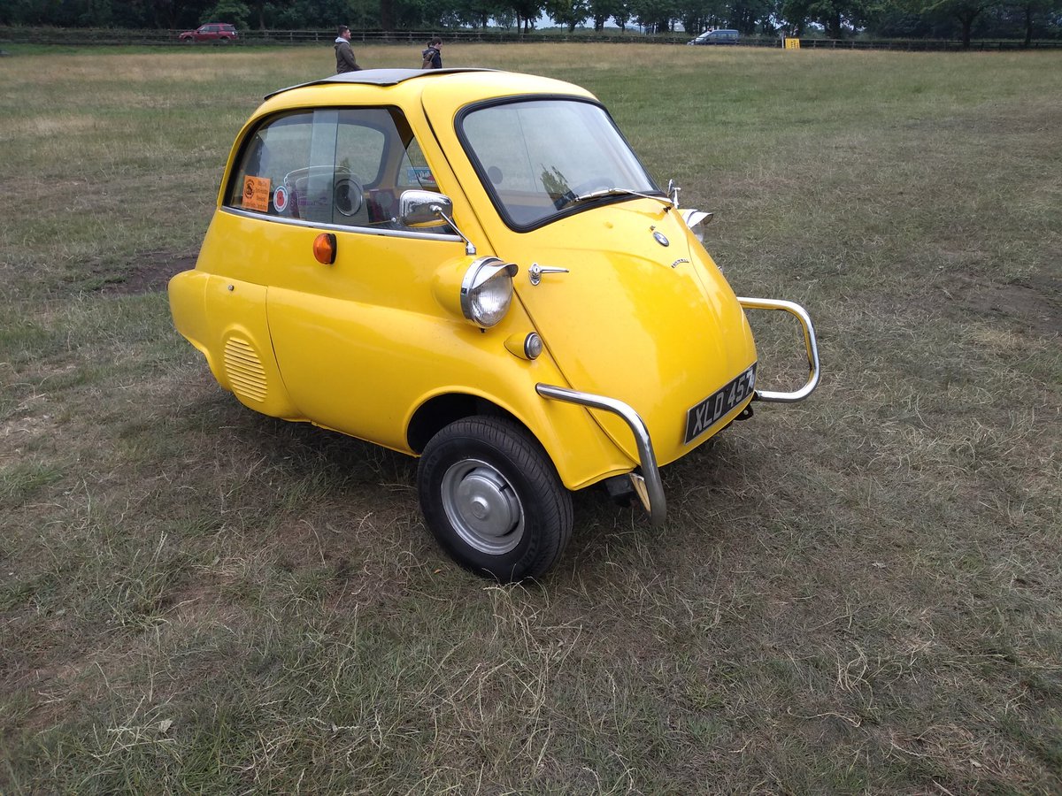 TisI_LeClerc's tweet photo. I wonder if #FunCarFriday could become a thing? Probably not... This is me done! Just love the way yellow stands out https://t.co/UGgvjQuMUD