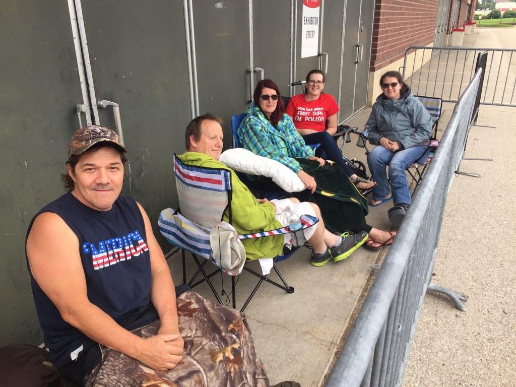wisconsindental's tweet photo. People already lining up for the 9th #WDAMissionofMercy tomorrow & Sat at the Exposition Center at @wistatefair in @westalliswigov. Joe from Madison (1st on left) showed up at 3 p.m. & waited in his car. Free dental care - first come, first served. Doors open at 5:30 a.m. tom. https://t.co/875g3cTuPJ