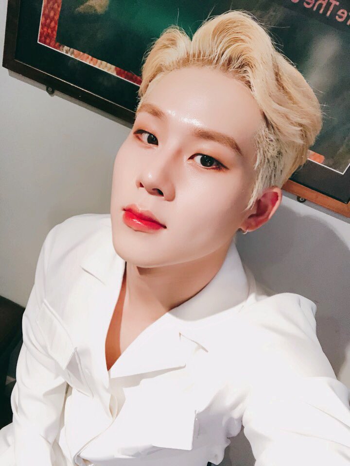 ALL7NX's tweet photo. [@O94LJ] 몬베베 1000일 모두 축하하구 앞으로도 우리 한마음으로 행복하고 사랑하자👍🏻 #몬베베1000일 https://t.co/T68wSpIQz9
