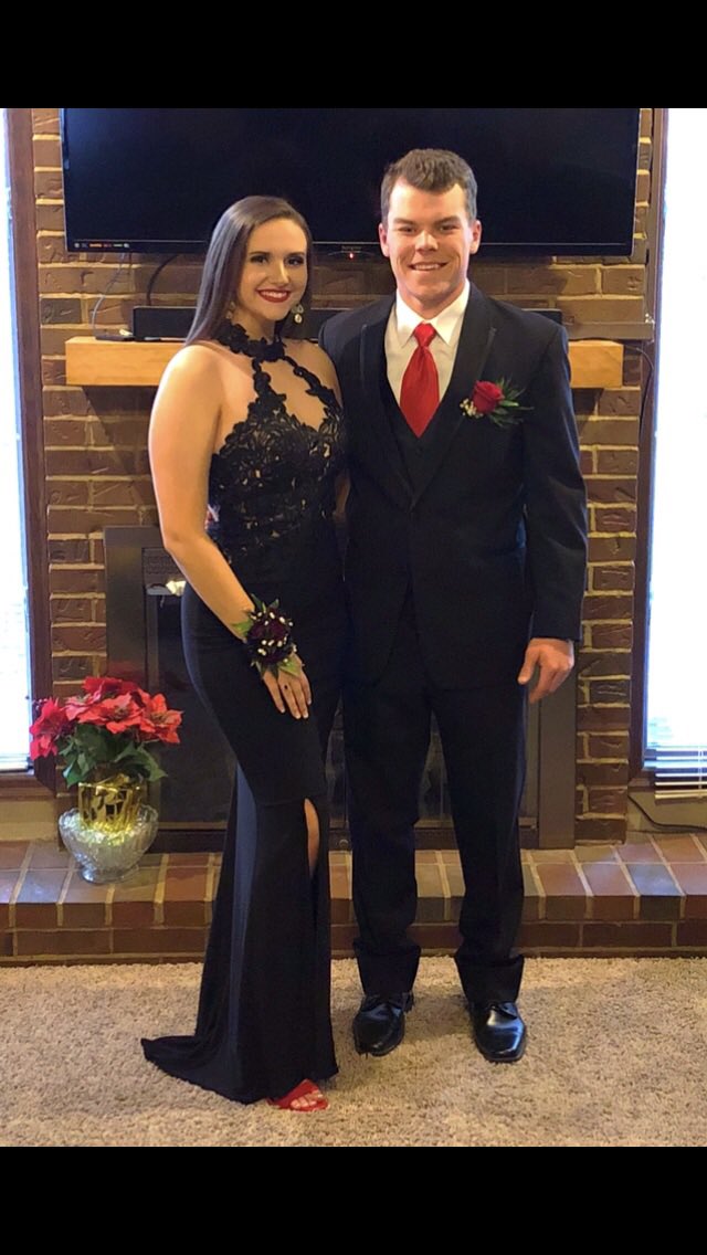 johnna_h's tweet photo. happy birthday to my favorite person ❤️ can’t wait for dinner tonight and to make so many more memories with you! Love ya KJ 😘😘 https://t.co/LK5zSE97Dg