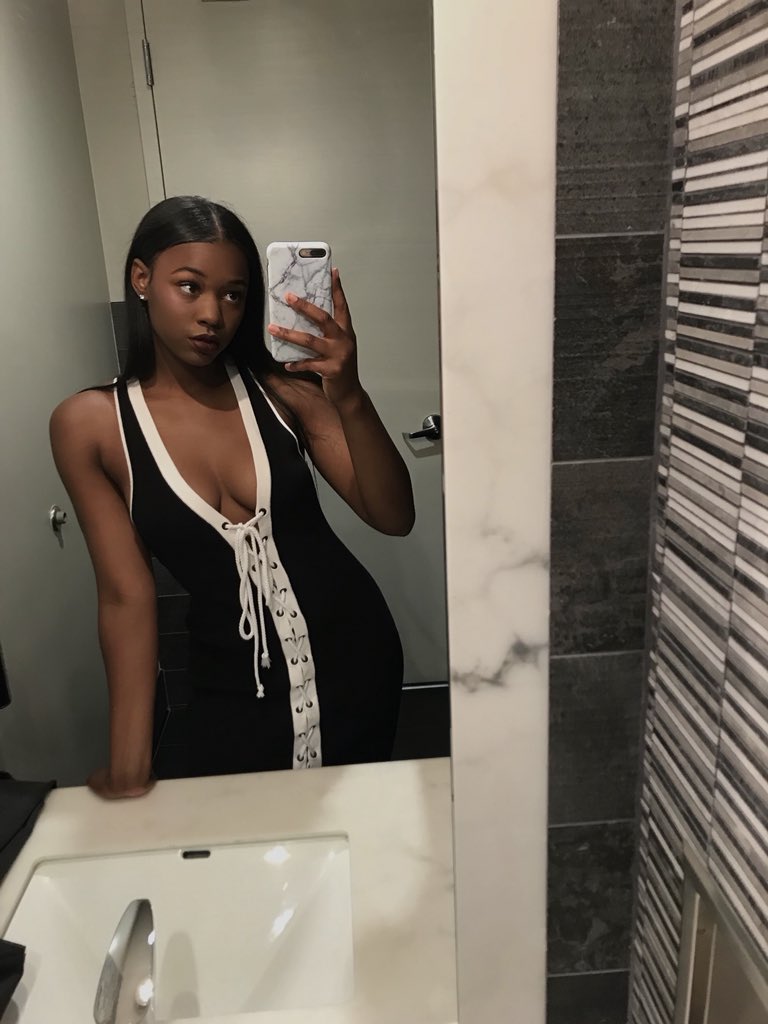 azairerobertson's tweet image. Snapchat @azaireeee