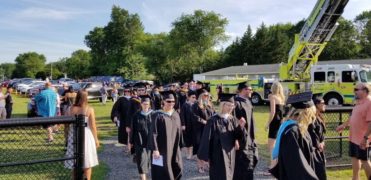 FBHSathletics's tweet photo. #BoroClassof2018 on their way.  Teachers leading the way! #BoroPride #BoroFamily https://t.co/NdRTs4Zqqu