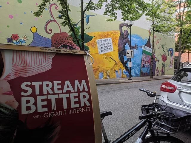 pdxpedpow's tweet photo. It's a better world when ideas are shared at gigabit speeds.
@pdxpedpow
___________
#betterworld #gigabit #speedy #streambetter #waveg #music #streetartpdx #artoftheday #art #freeideas https://t.co/pWuWE7JbFj