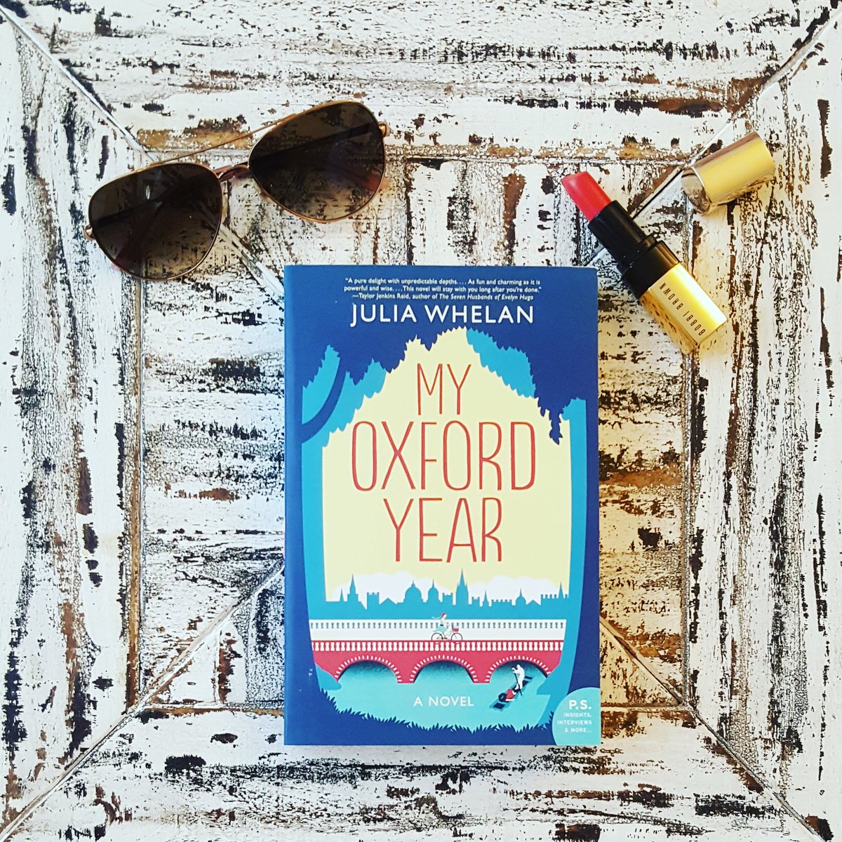 Who is Summer ready with a new coral lipstick, a good book and a favorite pair of sunnies? This girl! 
#katespade #myoxfordyear #bobbibrown #giveawaywinner #bookstagram #bookandlipstick