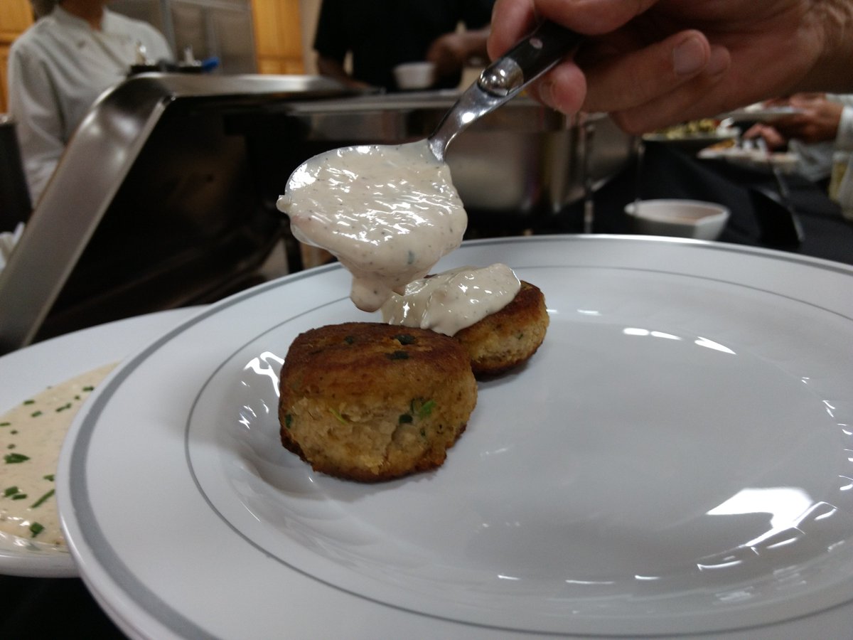 Foodfaye's tweet photo. Jennifer Segal was @MelissasProduce yesterday to present her new #cookbook, Once Upon a Chef, & Maryland-style #crabcakes with tartar sauce were on the menu!
Rest of menu https://t.co/ALnsfupJV9
#onceuponachef #InMelissasKitchen @OnceUponAChef #crab #seafood #tartarsauce https://t.co/kLfXoDFWTP