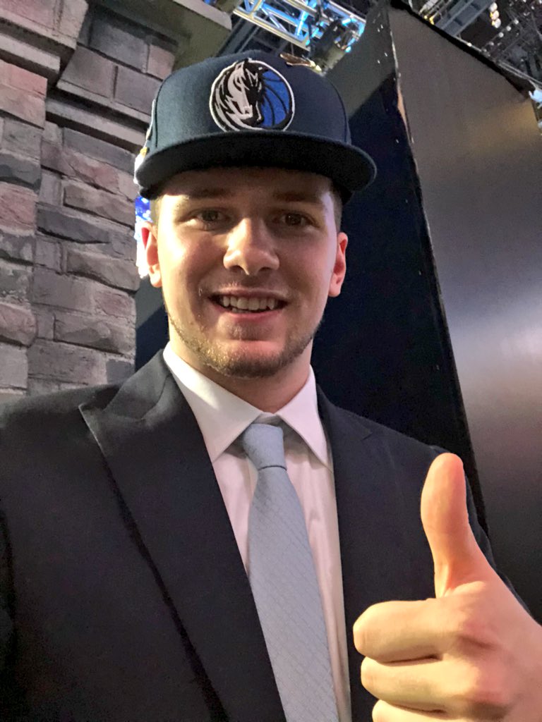dallasmavs's tweet photo. Thumbs up if you wanna see this guy  this season!! 👍👍👍

We’ll see all you #MFFLs at the @AACenter! Hit our ☎️ for tickets: 214-747-6287 or https://t.co/vZiTUGghGM! https://t.co/1Tw4ARe7aC