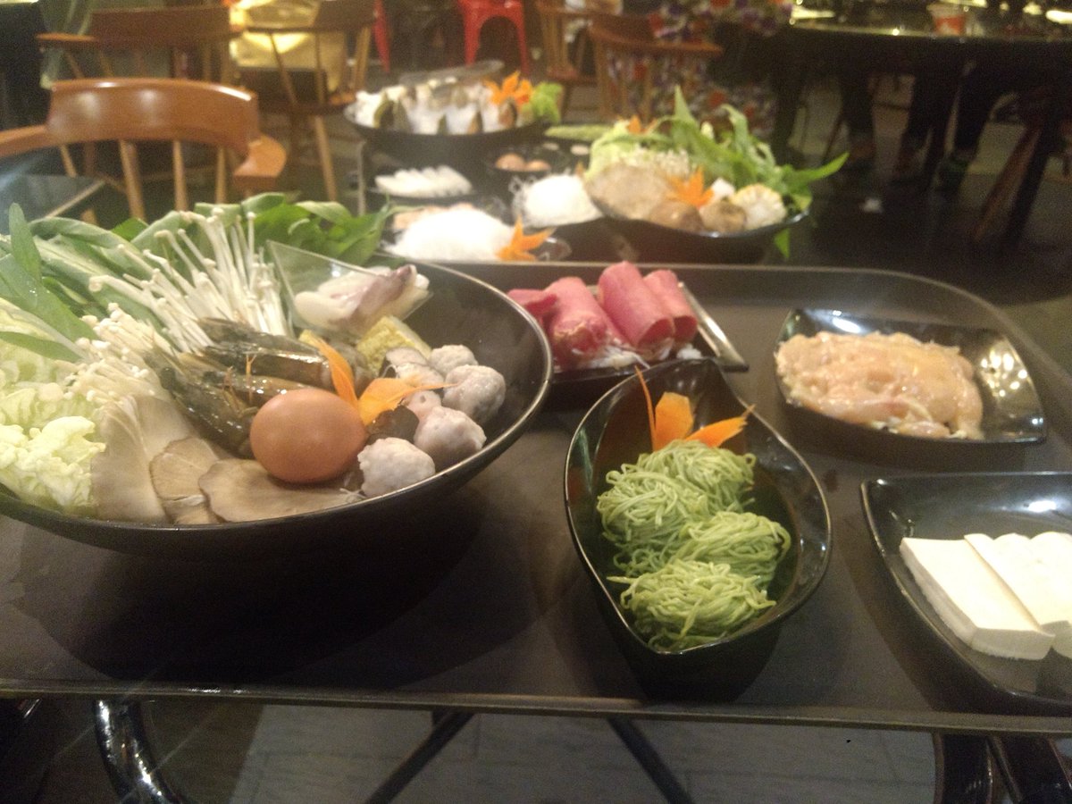 vikrant_kh's tweet photo. An absolute feast of Thai Hot Pot. Amazing experience of gulping on some amazing meat &amp; sea food delicacy.

#thaifood #hotpot #foodgasm #malaysiandiaries https://t.co/SeaqCBFUwv