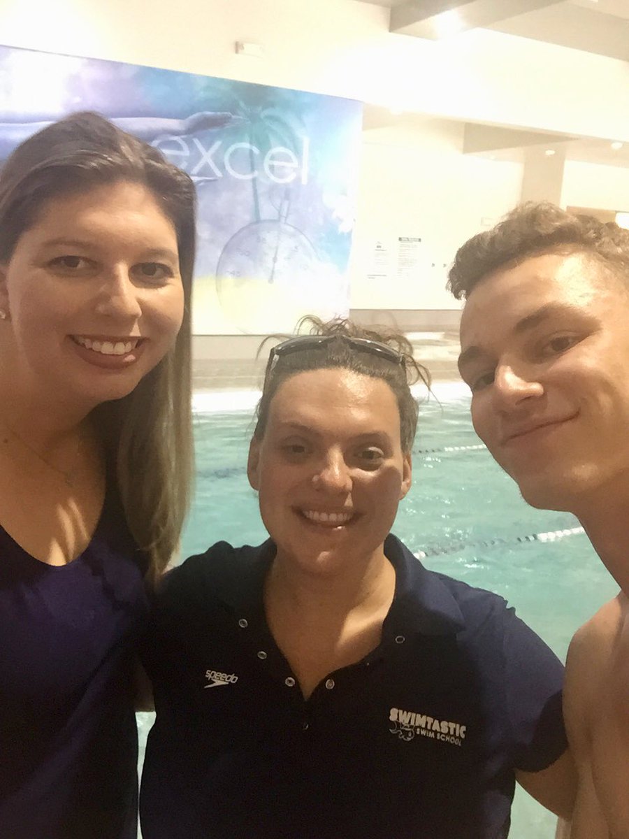 SwimtasticSWFL's tweet image. National Selfie Day...Of course the Swimtastic Squad had to celebrate. Selfie at Naples - Swimtastic Squad Selfie! 🤩 #NationalSelfieDay #swimtasticswfl #SummerSolstice #selfies #swimselfies #swimlessons