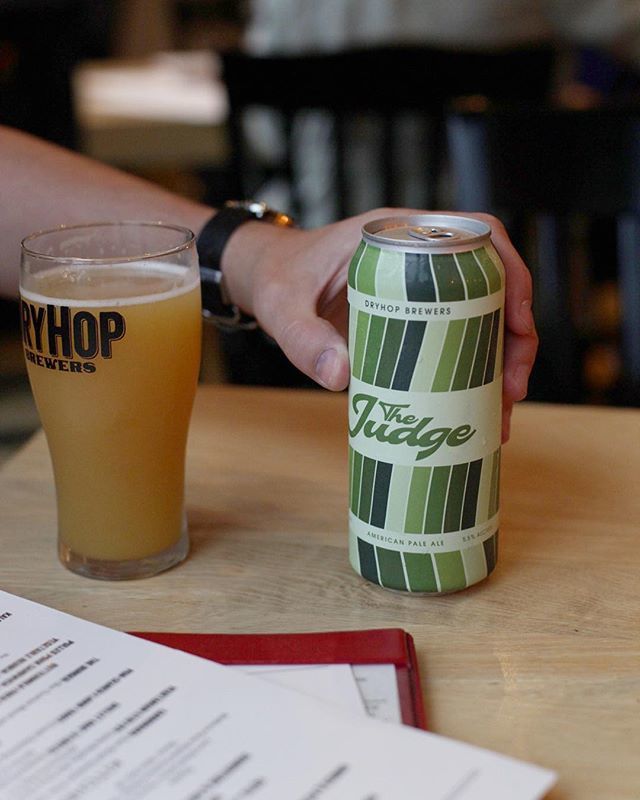 Congrats to @dryhopchicago on their five year anniversary and first ever can release! And to @studiomalt for the killer design work. #chicagobeer ift.tt/2lopUyB