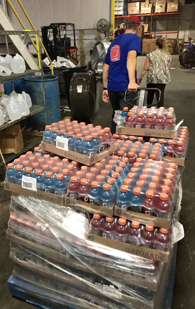 DFWscanner's tweet photo. Today we were fortunate enough to distribute 1,176 bottles of Gatorade and 576 bottles of Propel to the Azle FD, Azle PD, and Crowley FD Stations 1 &amp; 2! The generous @CommFoodBankFW donated three pallets of beverages to emergency responders in need. A great organization! https://t.co/3jP3aGL4CE