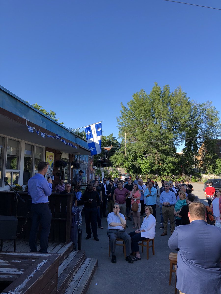 JCL2pt0's tweet photo. Les militants Lavallois de la #CAQ fête la #StJeanBaptiste. 🙏 à la @CRCAQ pour l’organisation. 
Présence de Kevin Paquette (Président de CRCAQ), du député Mathieu Lemay et de nos candidats de #Laval dont @christinemitton, @Cskeete, et @MbaroneCAQ https://t.co/nEEuZ8gggB