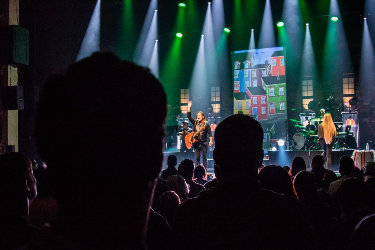 TheMaritimeEdit's tweet image. Some outtakes from our shoot with @alanthomasdoyle for the latest volume of #TheMaritimeEdit. And our team with the great man backstage at the @ImperialTheatre in #SaintJohn. #AlanDoyle #MaritimeEdit