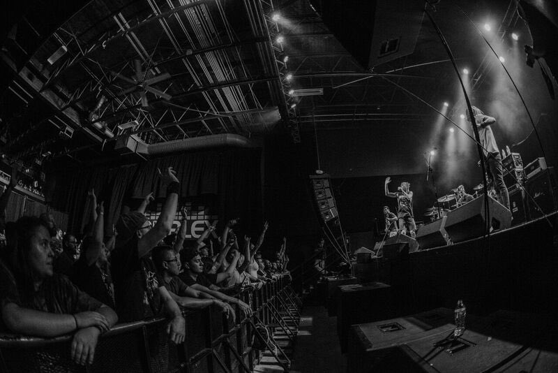 Bakersfield, CA tonight. Anaheim, CA tomorrow night. 

Photos: Chris Luna