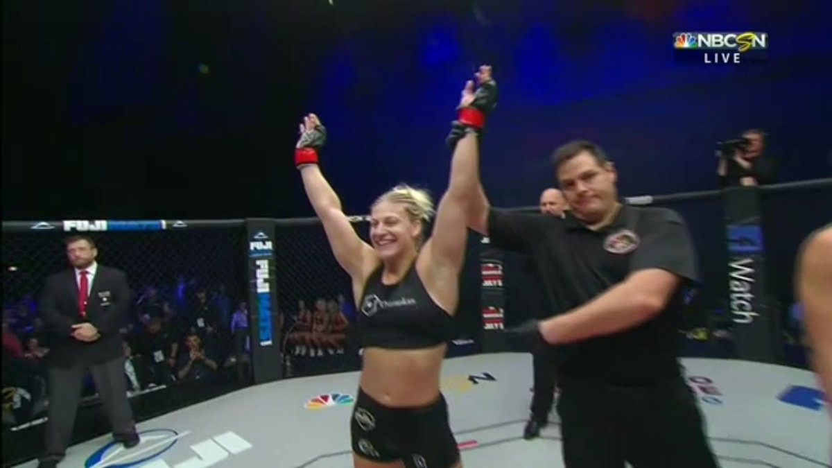 usefuliftrue's tweet photo. New sport, same result. @Judo_Kayla by armbar! #PFL2018 #MMA 

(PS. I really want that shirt.) https://t.co/5pxb5npNRD