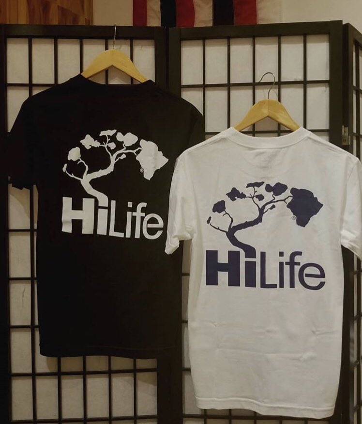 HiLifeStore's tweet image. What up, ohana?! Another classic favorite, Big Logo has been restocked! Available in Black w/white  &amp;amp; White w/navy, sizes S-XXL! 🤙🏾
🌺in a beautiful Hawaii daze💭 @yuyaloha17 Tag @hilifestore to be featured!
Floral Aloha Restocked! Now available in 4 colors, sizes S-XL! #HiLife