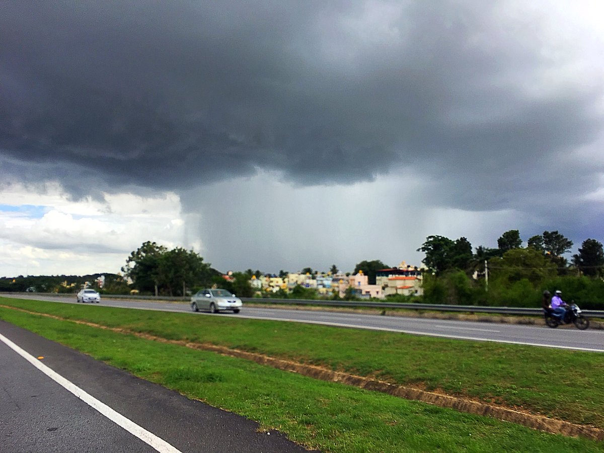 IgnitedBrain's tweet image. Rain #NICEroad Bengaluru
