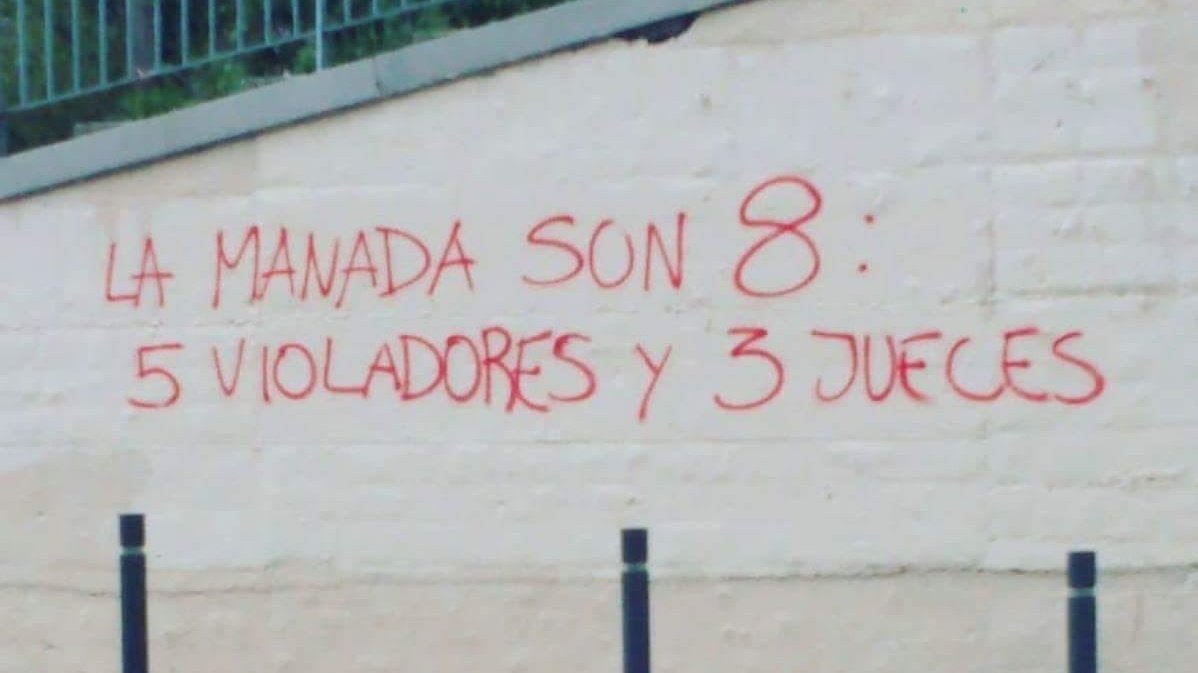 martapfdez90's tweet photo. #FelizFinde con los 8 de #LaManada sueltos https://t.co/jS97iZtRtU