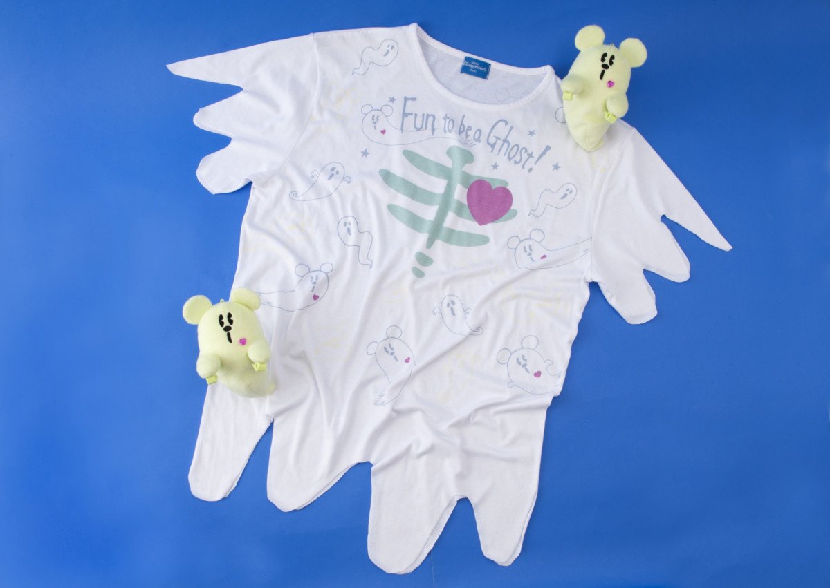 Dtimes 東京ディズニーランド ディズニー ハロウィーン18 スペシャルグッズ 特徴的なシルエットのtシャツは暗いとこで光ります 肩乗りぬいぐるみもかわいい 詳細 T Co 40hbtlalxl