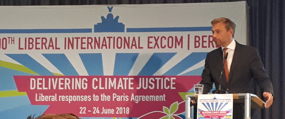 ThomasLeys's tweet image. In Berlijn voor Executive Committee van de @liberalinternat met @c_lindner @fdp die o.m.  liberalen in Belgische regering als hoopvol teken ziet. Spreekt nu over migratie: "Europese aanpak, investeren in onze partners in Afrika, duidelijke regels en routes voor migratie." #LIEC