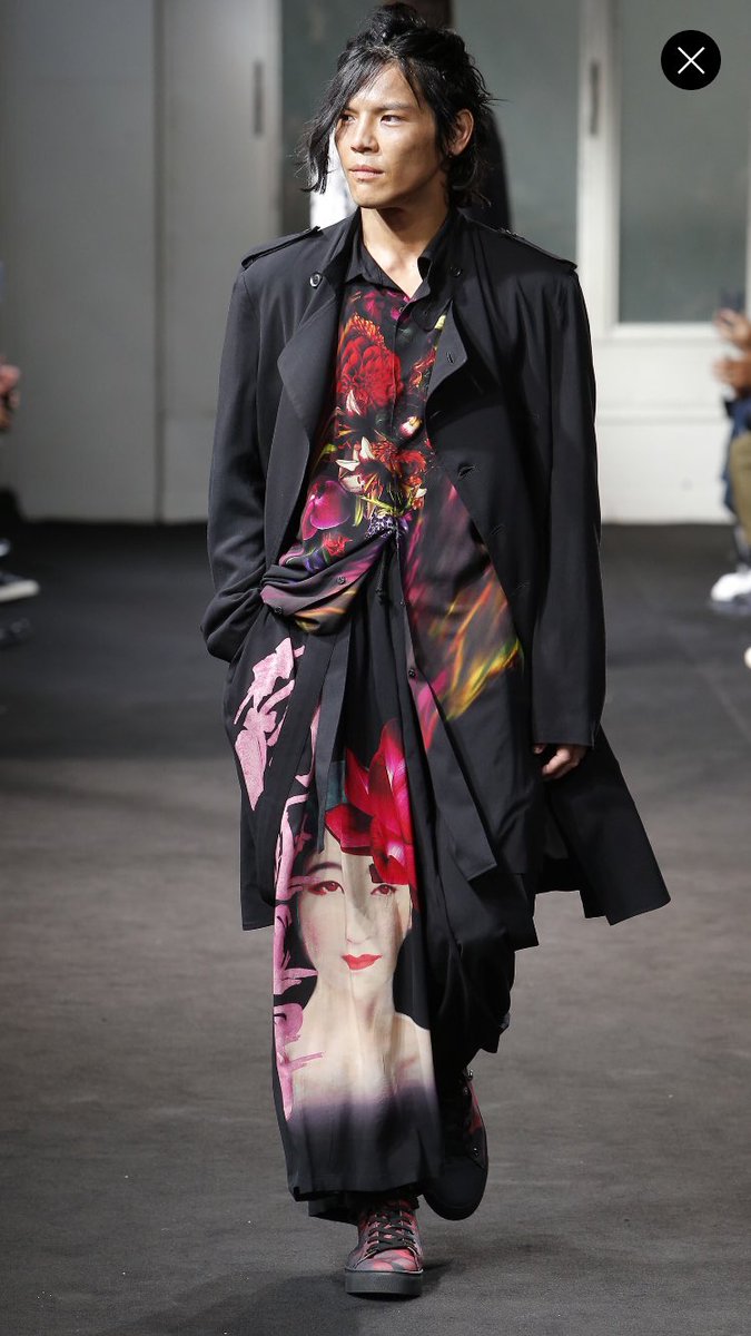 SuperiorGab's tweet photo. Yohji Yamamoto spring 2019. I’m in love with this Ukiyo-e inspired collection. https://t.co/3yLwKFbnWS