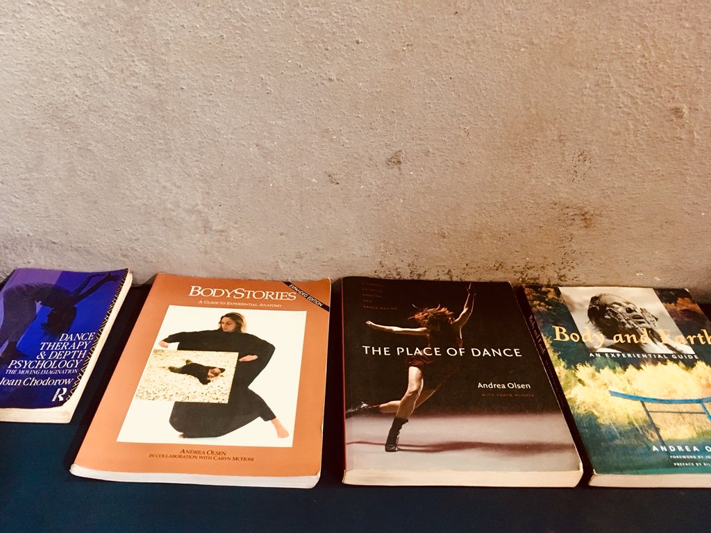 sarah_brinda's tweet image. Space is set! Empty space=infinite possibilty @Smartmove2011 #ToMoveandBeMoved #authenticmovement #temenos #sacredspaces