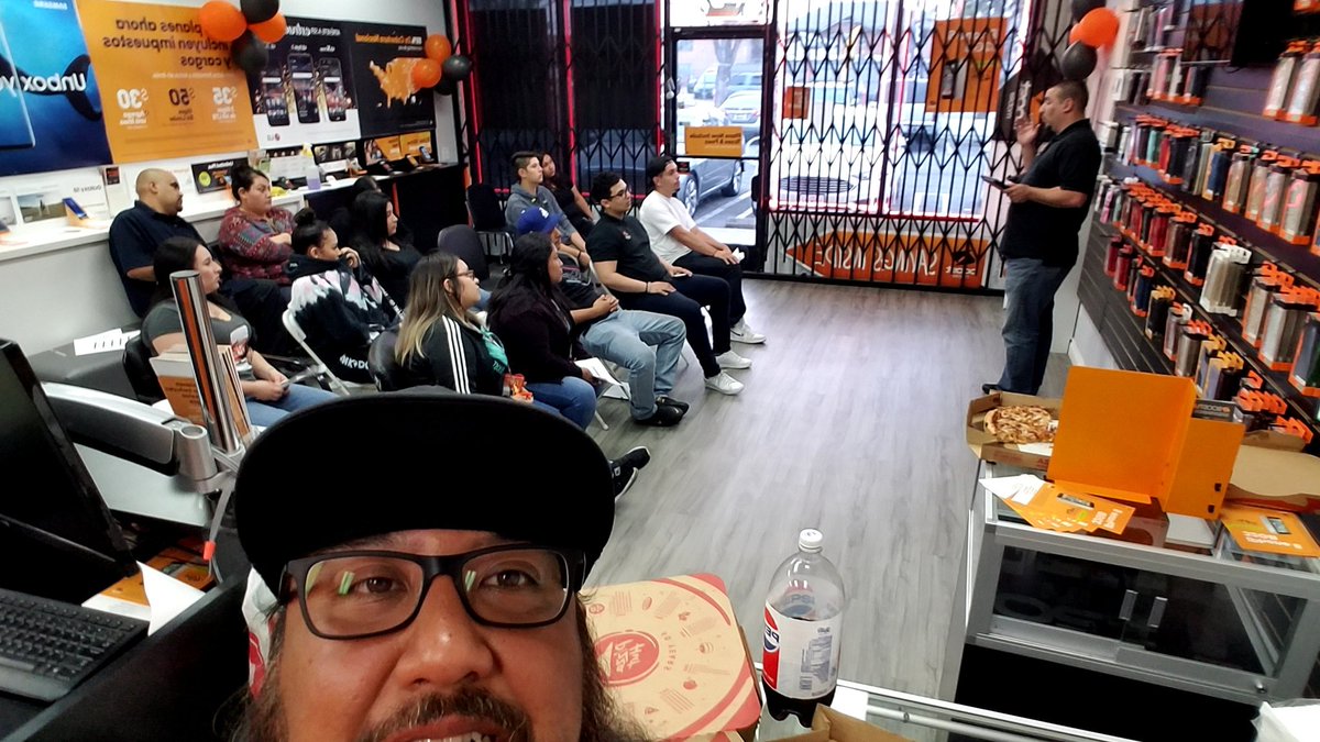 Thank you <a href="/boostinfinity/">Infinity Wireless</a> for making sure your reps know their promos!   #TrainYourReps  #TrainingEqualsProfit #ProtectionEqualsRetention  @VIDAL_SPG <a href="/Jenhustle976/">Jen Villalobos</a>