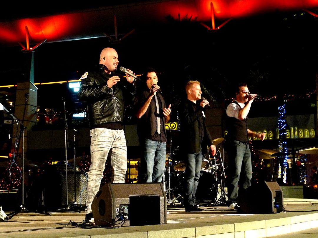 metrovocalgroup's tweet photo. #mvg #throwback to December 31st, 2011! Celebrating the New Year and performing at Civic... https://t.co/0jPQoD6Zs6 https://t.co/lTApzvhUU3