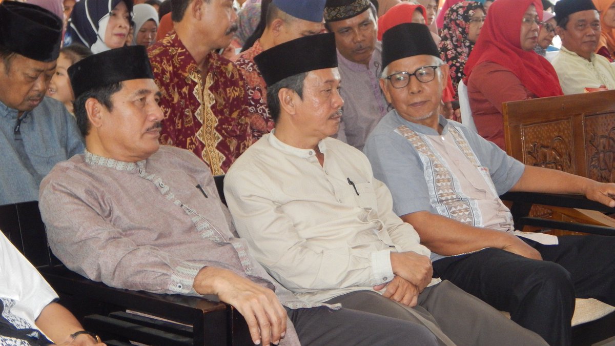 tphp_bkl's tweet photo. Dinas TPHP Prov.Bengkulu menyelenggarakan Halal Bihalal dan Pemberian Cinderamata bagi Pensiunan Dinas TPHP Provinsi Bengkulu @tphp_bkl pada hari Jumat 22 Juni 2018 https://t.co/T5dfobicuh