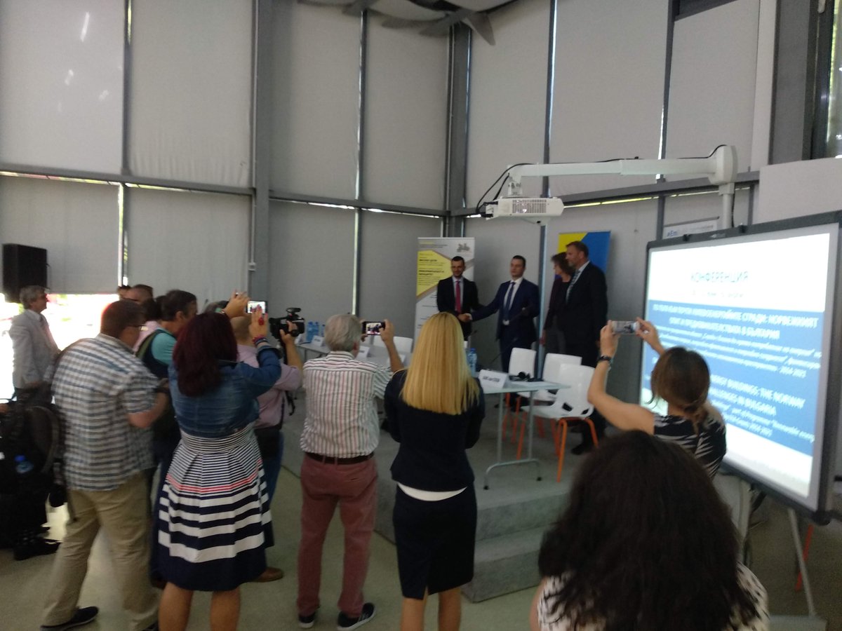 nZEBRoadshow's tweet image. 10 mln Euro to be invested in #NZEB projects of Bulgarian cities: announced yesterday at the conference supported by Train-to-NZEB, @fit2nzeb, @iBROAD_project and #EmBuild projects. In the lead: Zhecho Stankov, the Bulgarian deputy minister of energy who chaired the EED trilogues