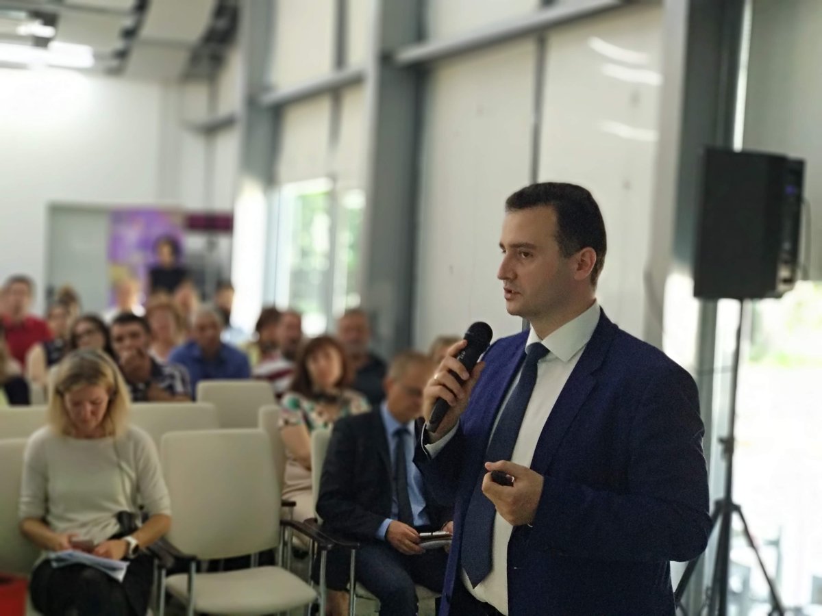 nZEBRoadshow's tweet image. 10 mln Euro to be invested in #NZEB projects of Bulgarian cities: announced yesterday at the conference supported by Train-to-NZEB, @fit2nzeb, @iBROAD_project and #EmBuild projects. In the lead: Zhecho Stankov, the Bulgarian deputy minister of energy who chaired the EED trilogues