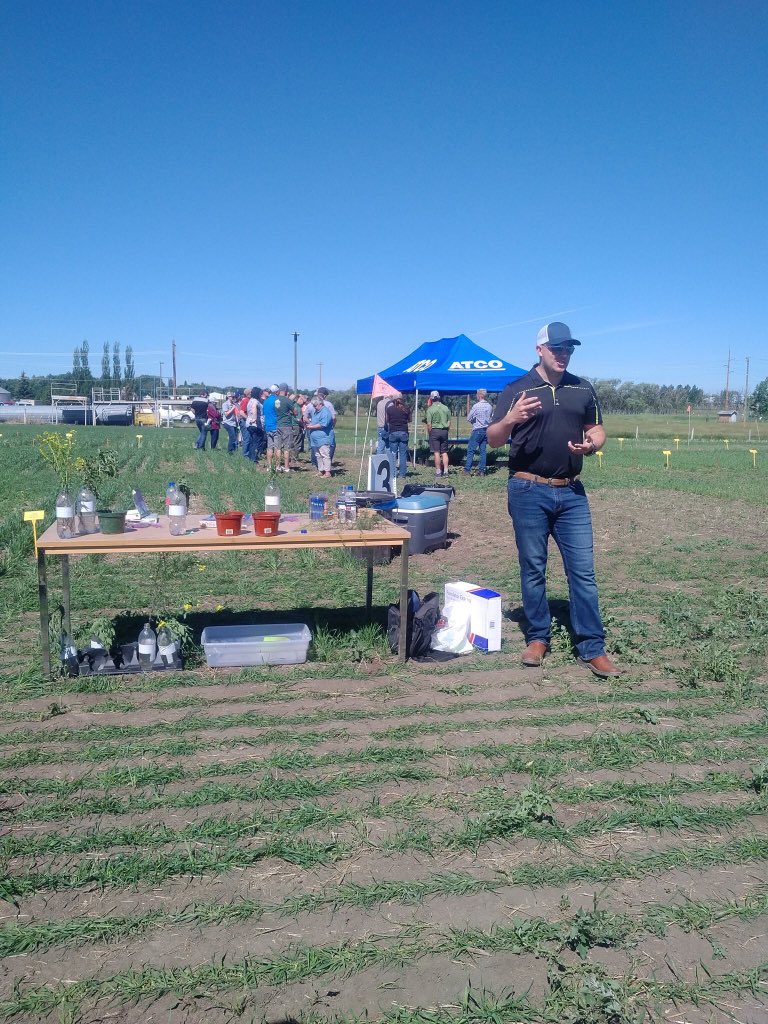 TheBrentNicol's tweet photo. Thank you to @FarmingSmarter and all its staff for letting me be apart of Field School this year to talk xarvio scouting! It was very special to me having the opportunity to speak at this event as I use to help organize it back when I worked for Farming Smarter! #FSFS18 https://t.co/4wNnZsyNx0