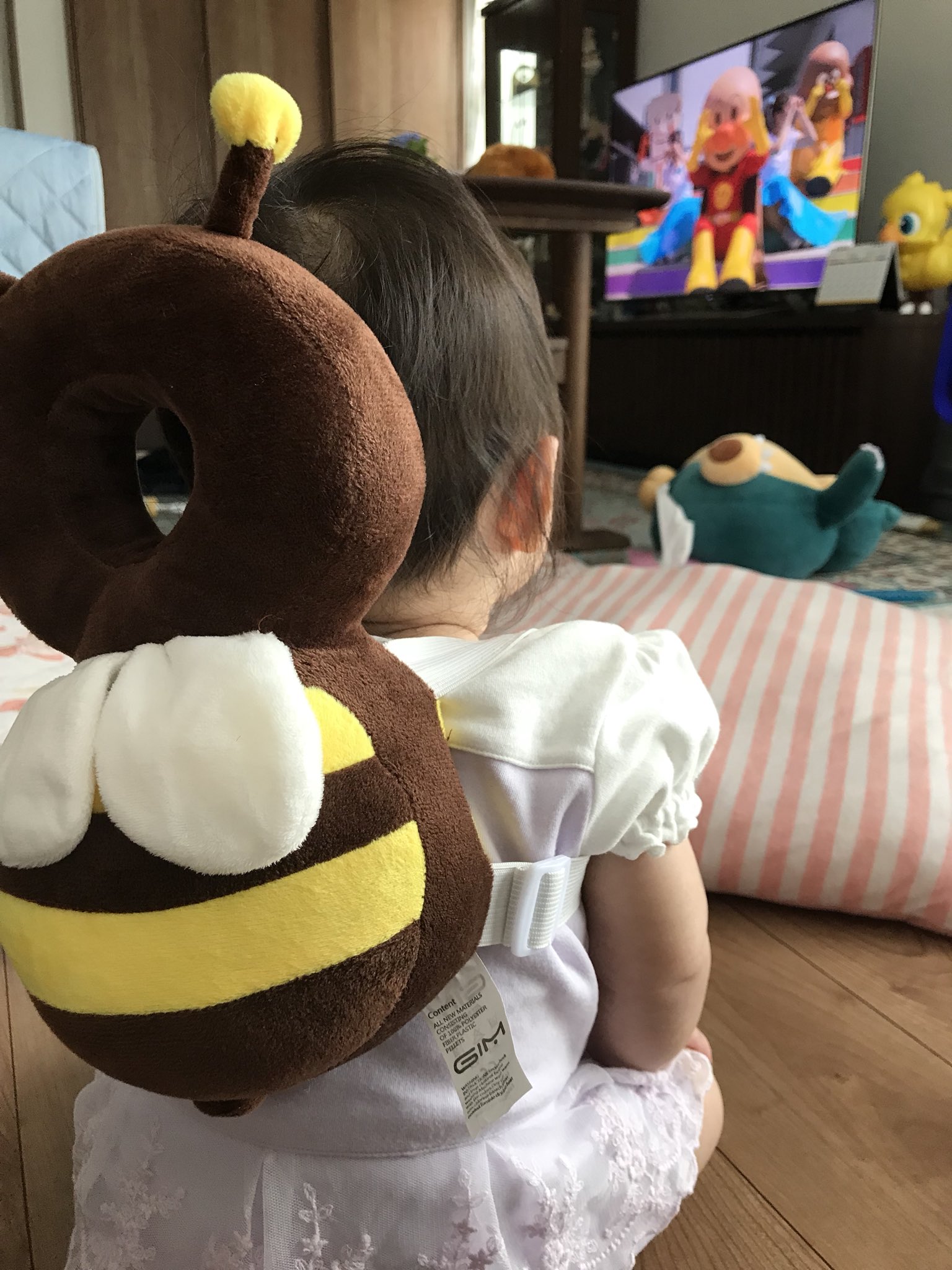 し ま 4y 1y Youtubeで赤ちゃん 泣き止むで検索してアンパンマン見せると 訳わからず泣いてた娘がピタッと 泣き止む 頼り過ぎるのよくないけど いざという時アンパンマンは親にとってヒーローです 家のテレビ Youtube見れるのでありがたい