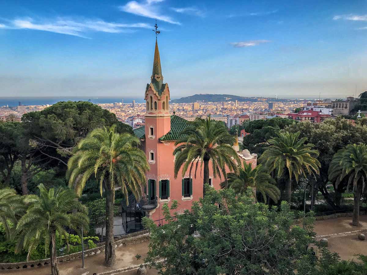 planetjanet's tweet photo. #Barcelona is a #traveler favorite -  with so many great things to see &amp; do! Here's some ideas for spending 3 magical days in one of Europe's most beloved cities.  https://t.co/LJ5q6ZxByt https://t.co/uouJrCJF99