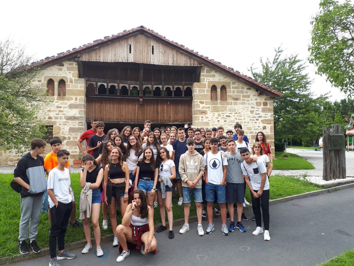 <a href="/MaristesIMMA/">Maristes Immaculada</a> aprofitem les darreres hores del viatge de final de curs de 4t d'ESO  per visitar el museu Guggenheim i la vila de Mungia <a href="/MaristesCat/">Maristes Catalunya</a> #maristes #maristas