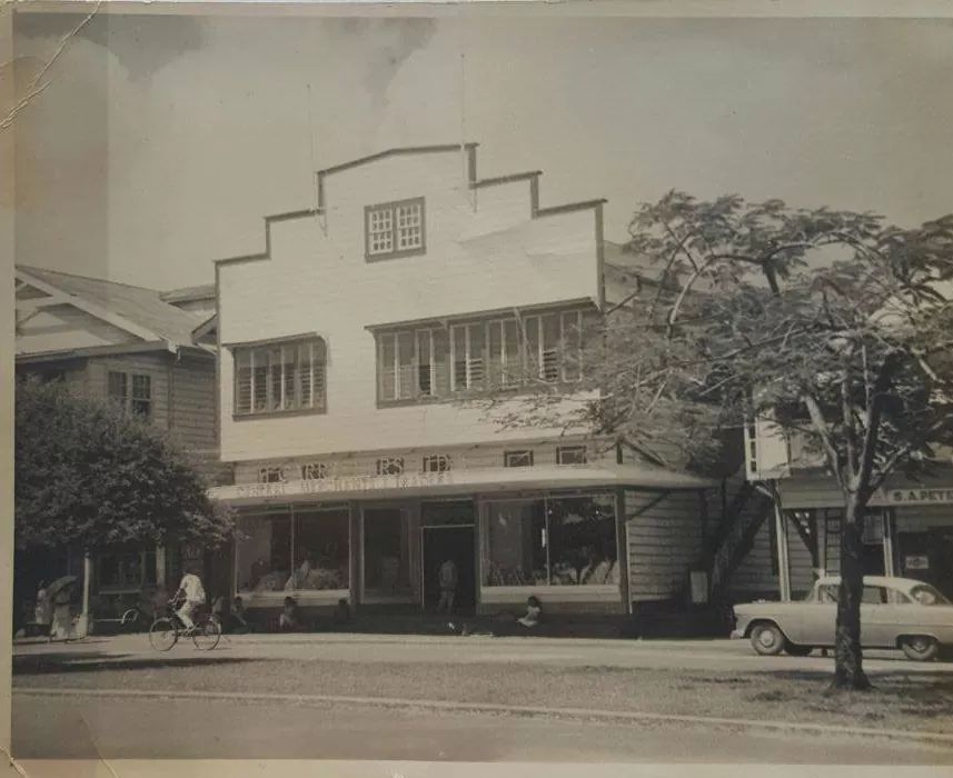 EveniCarruthers's tweet photo. In 1929, Irving 'Eveni' Carruthers (son of Richard and Malia) opened his “general merchants” store on Beach Road. Our flagship has been in the same location ever since! #Throwback https://t.co/57xv4s1VGl