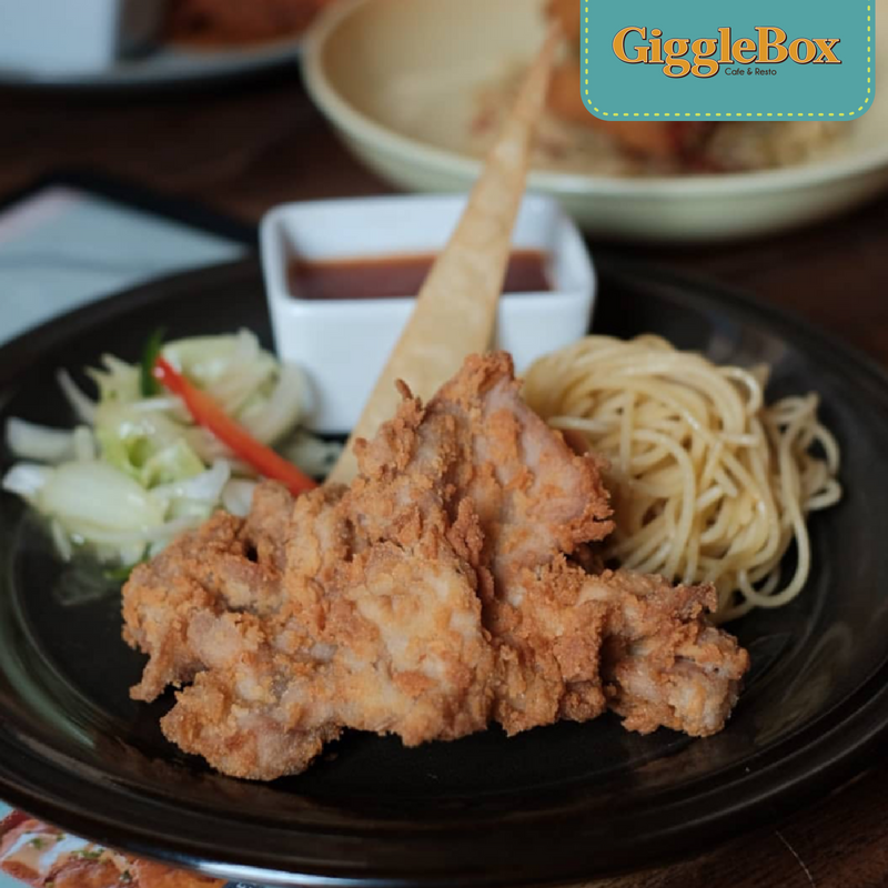 GiggleBoxID's tweet image. Suka yang hot? cobain deh Hot Cripsy Chicken Marryland sause BBQ-nya bikin kamu nambah poll lagi loh #gigglebox