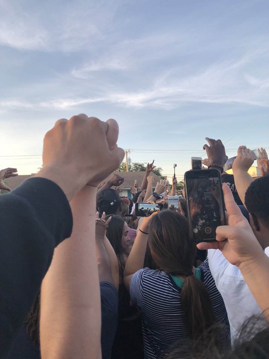 YahBoiRodrigo's tweet photo. Crazy how you impacted many lives thank you for everything and all your positive energy vro XXX forever ๐ค #vrallstars #ripx https://t.co/vLlW253P6O