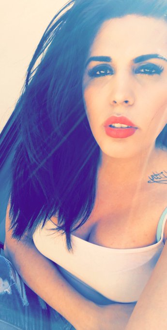 #sexyts https://t.co/5Eg70f6QdD<a href="/tag/sexyts"class="tags">#sexyts</a>