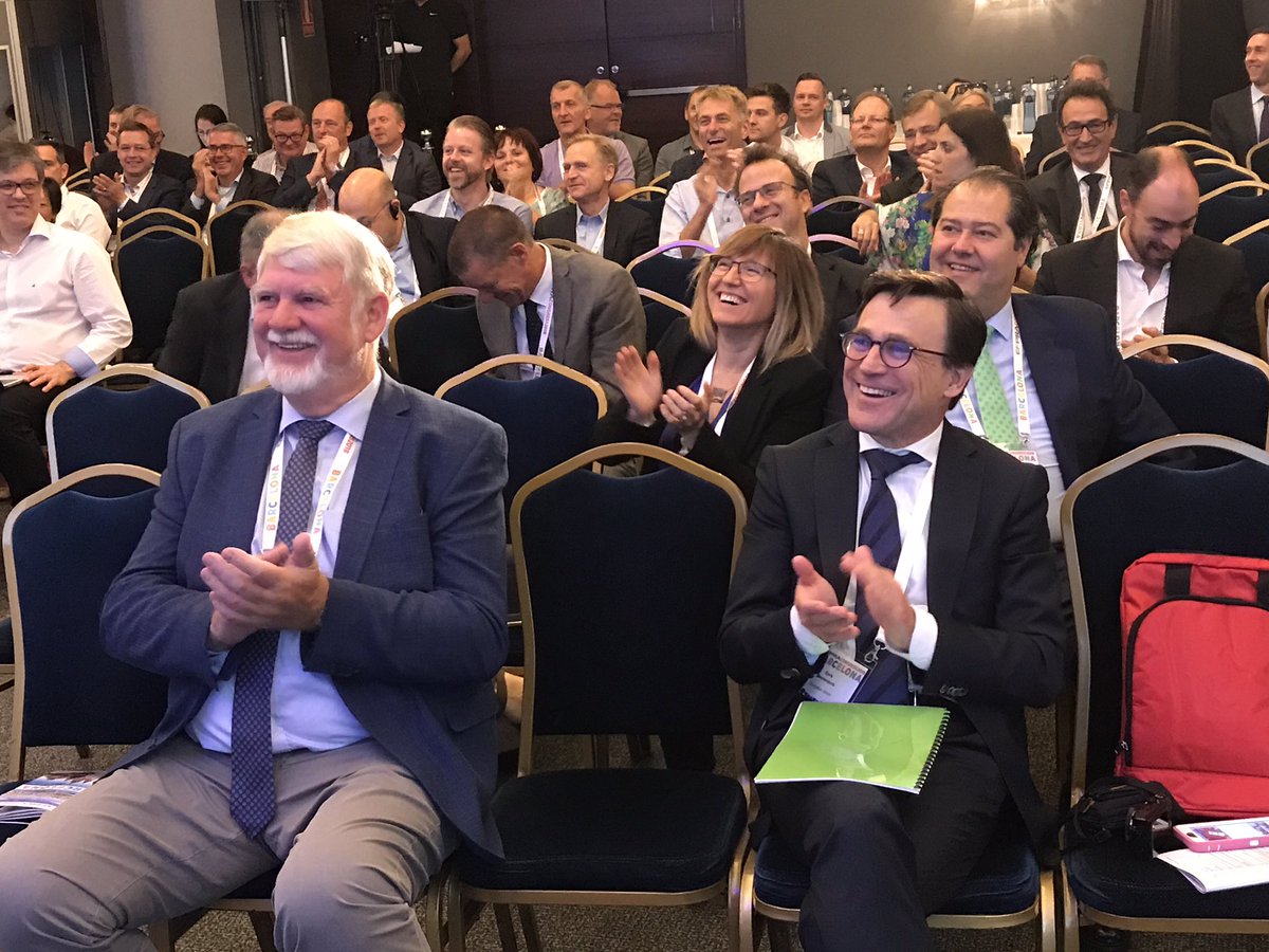 AnagrasaInfo's tweet photo. #EFPRA Mr. Niels Leth Nielsen (dcha.) presidente saliente, y Mr. Sjors Beerendonk, presidente electo @AnagrasaInfo en Congreso #EFPRA2018 en #Barcelona https://t.co/oGI4tqxNhQ