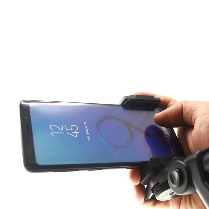 DCKina's tweet photo. This is the #TripodSet / #PhotographySet that we used to take videos.
It is very useful for #Mobilephotography!
Have a look:
https://t.co/dAxG6S57LX
#iphone8 #iphone8plus #iphoneX
#Galaxys9 #Galaxys9plus #S9 #s9plus #note8 #GalaxyNote8
#camerastand #longzoom #longexposure https://t.co/iYQF7Nn9vw