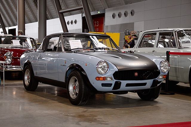 Bordsteinschrauber Fiat 124 Spider Fiat 124 Spider Fiat124 124spider Fiat124spider Italianclassic Bordsteinschrauber Petrolicious Carphiles Kurthclassics Chromerben Instacar Classiccar Oldtimer Photooftheday Vintagecar