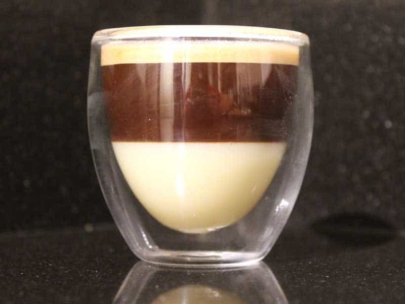 koffiebean's tweet photo. Goedendag op deze vrijdag. Vandaag beginnen we met het recept voor een Espresso Bombon
https://t.co/wtyJBaffo7 https://t.co/YhAQlmpdir